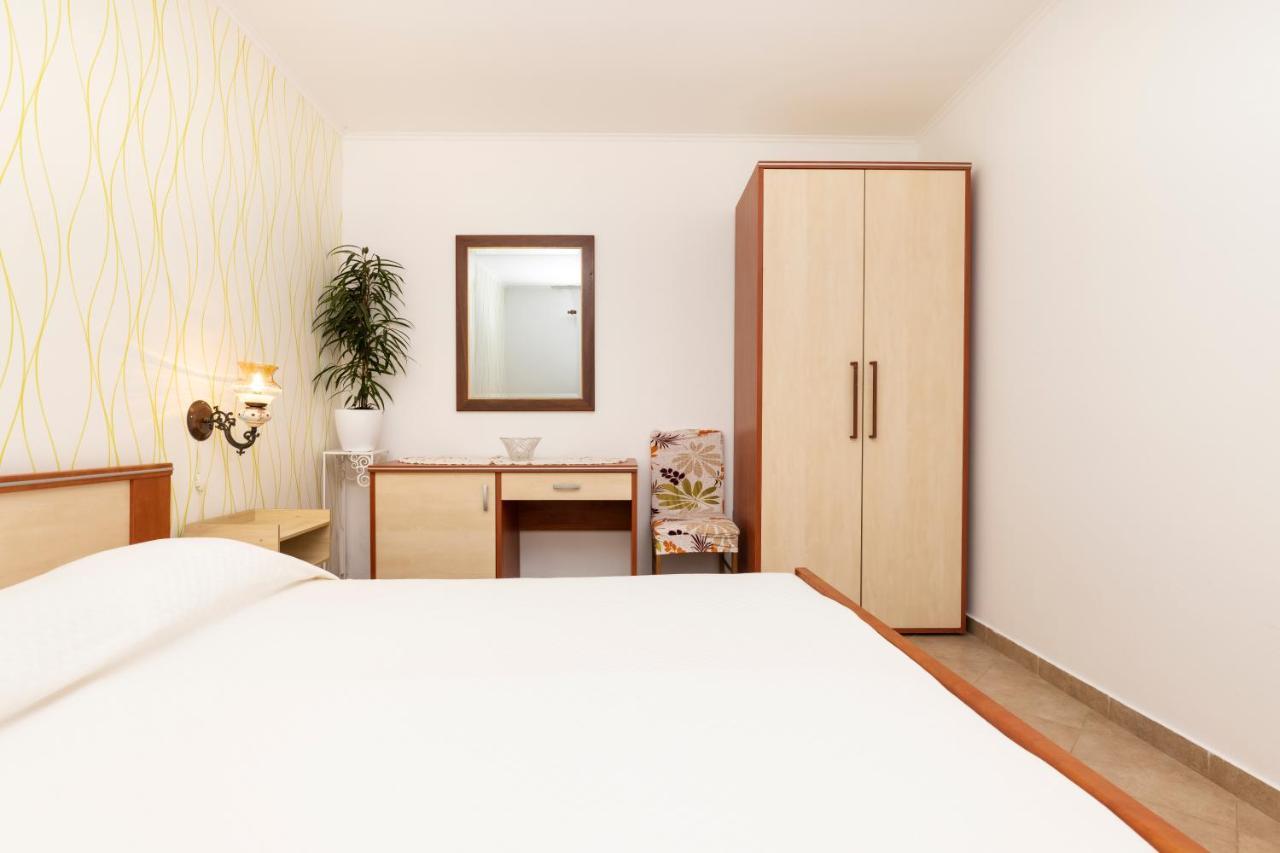 Apartments Dominik Mali Lošinj Esterno foto